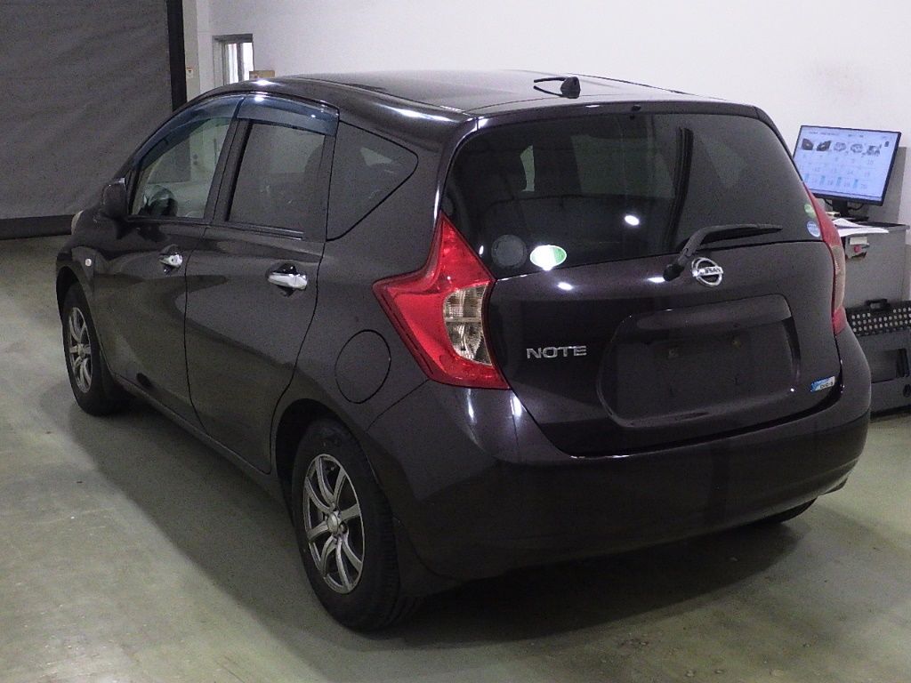 2013 Nissan ノート HB メダリスト auction photo 5