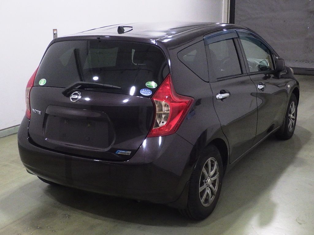2013 Nissan ノート HB メダリスト auction photo 2