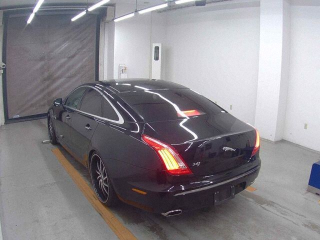 2012 Jaguar XJ XJ Luxury auction photo 2