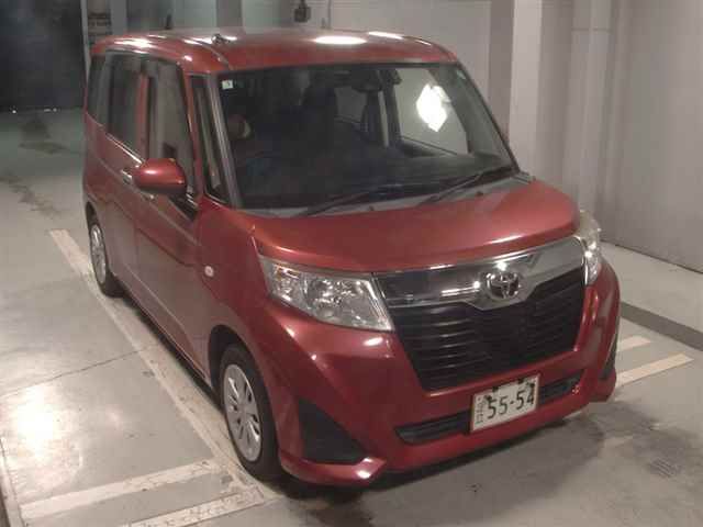 2017 Toyota Roomy XS Japan auction vehicle