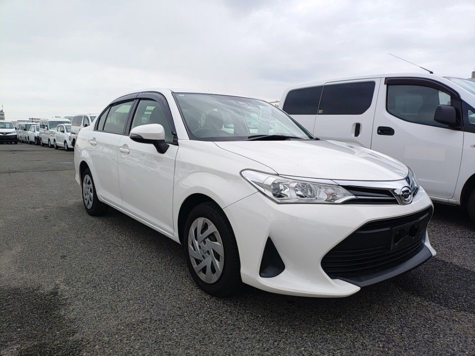 2019 Toyota カローラ アクシオ auction photo 4