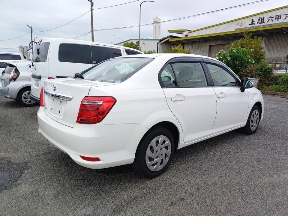 2019 Toyota カローラ アクシオ auction photo 2