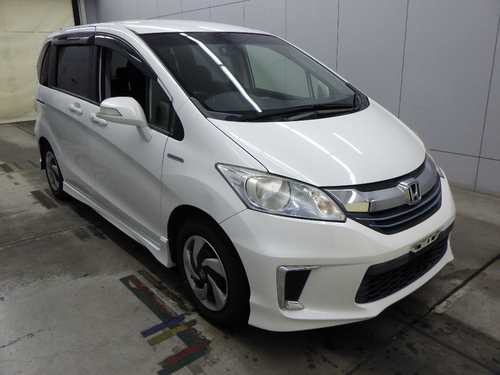 2016 Honda Freed Hybrid Premium Edition (7 seats) Japan auction vehicle