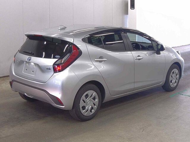 2024 Toyota Aqua X auction photo 5