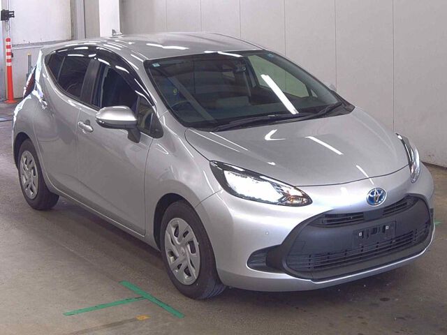 2024 Toyota Aqua X Japan auction vehicle
