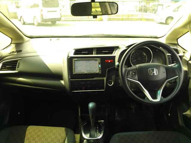 2016 Honda Fit 4WD 13G Fパッケージコンフォー auction photo 8