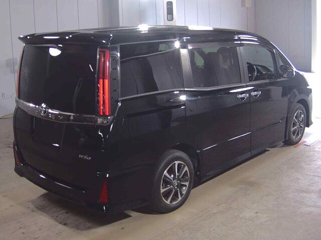 2021 Toyota Noah SI WXB 3 auction photo 5