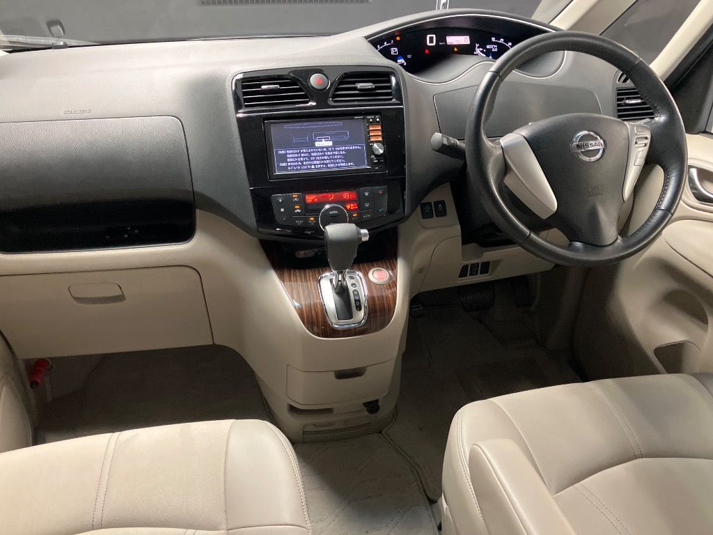 2014 Nissan Serena 20G S-HYBRID auction photo 3