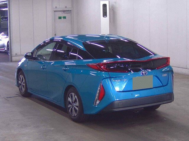 2017 Toyota Prius PHEV A Premium auction photo 2