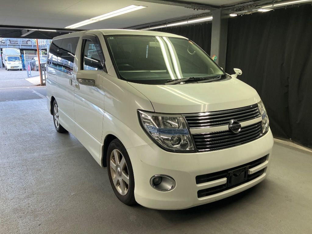 Japan Auction Vehicles 7 2010 Nissan Elgrand 250HWS ブラックレザー ナビエディション V auction photo