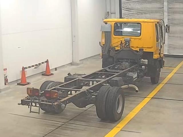 1998 Isuzu Forward シャーシ auction photo 2
