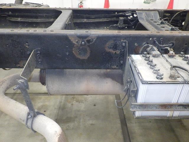 1998 Isuzu Forward シャーシ auction photo 4