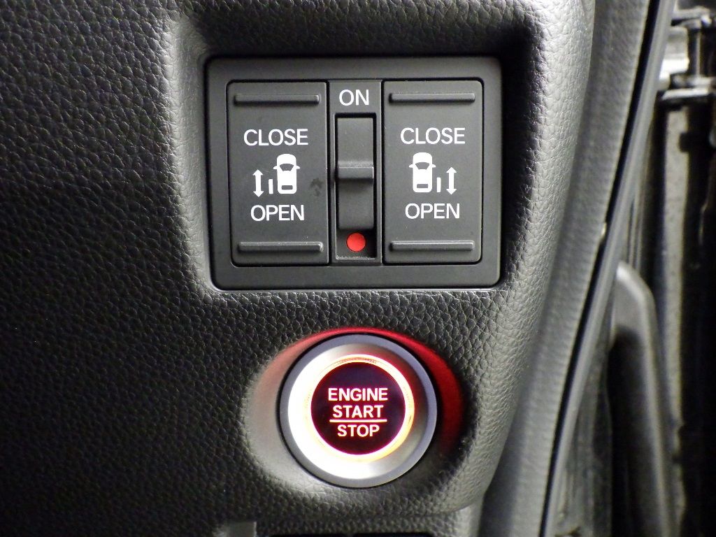 2019 Honda N-BOX 4WD Custom G L Honda Sensing auction photo 9