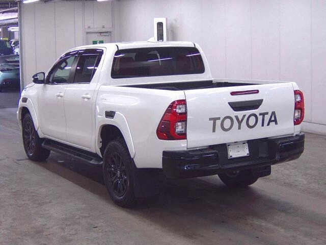 2022 Toyota Hilux Z GR Sport 4WD auction photo 2