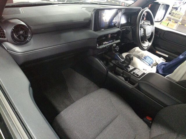 2024 Toyota Land Cruiser 250 GX 4WD auction photo 3