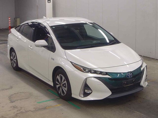 2017 Toyota Prius PHEV S Navi Package Japan auction vehicle