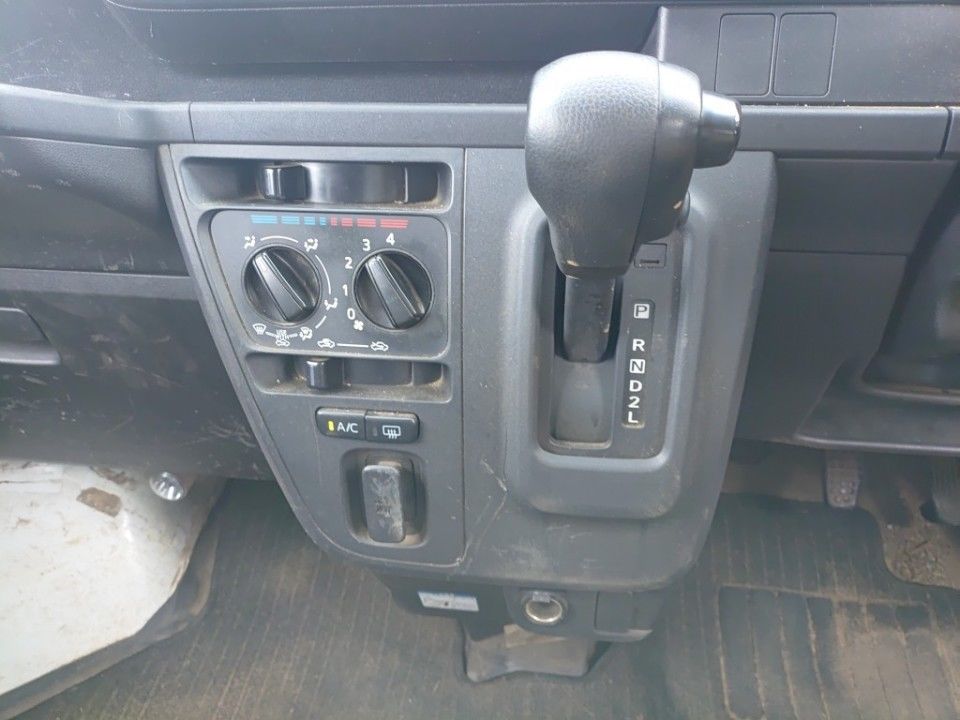 2020 Daihatsu ハイゼット カーゴ auction photo 12