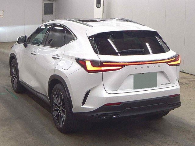 2023 Lexus NX NX350HバージョL auction photo 2