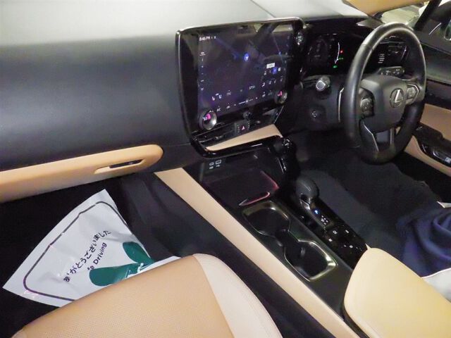 2023 Lexus NX NX350HバージョL auction photo 3