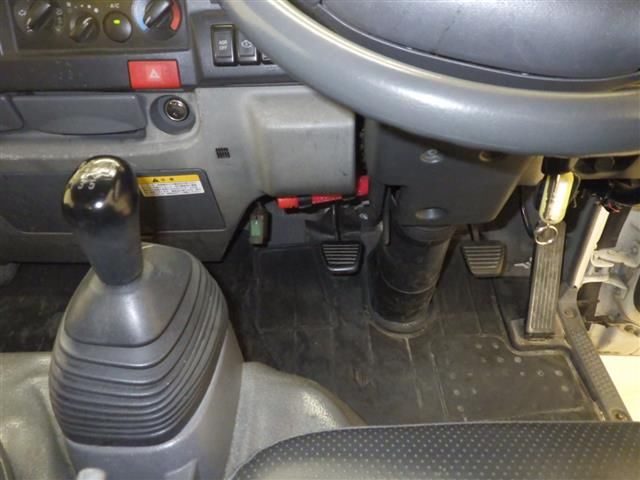 2010 Isuzu Elf Aerial work platform auction photo 7