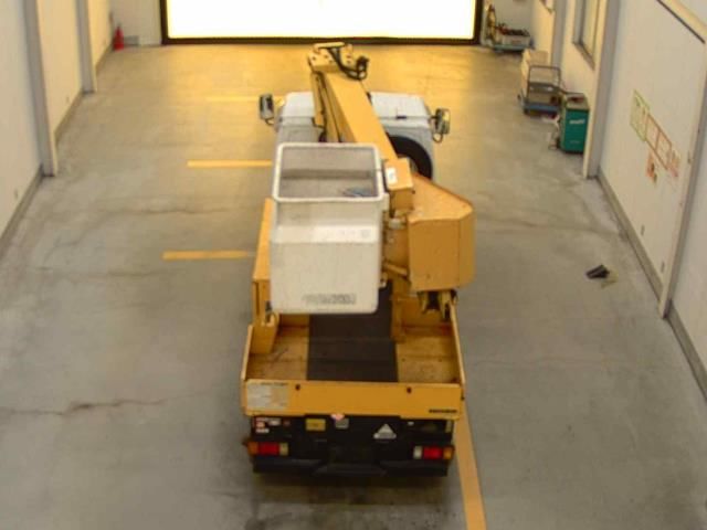 2010 Isuzu Elf Aerial work platform auction photo 3