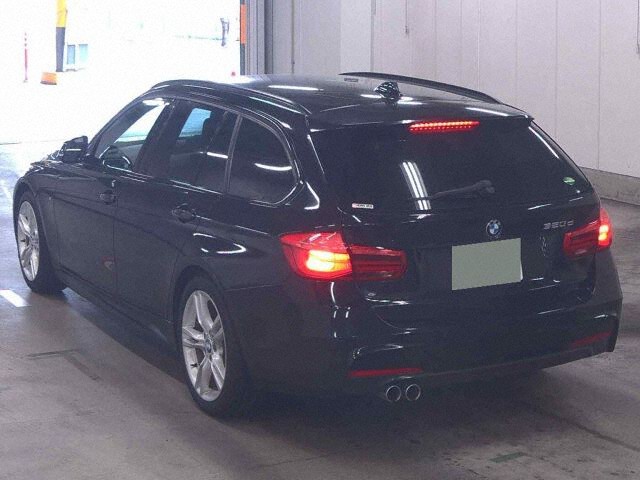 2017 BMW 3 Series 320D Touring M Sport auction photo 2