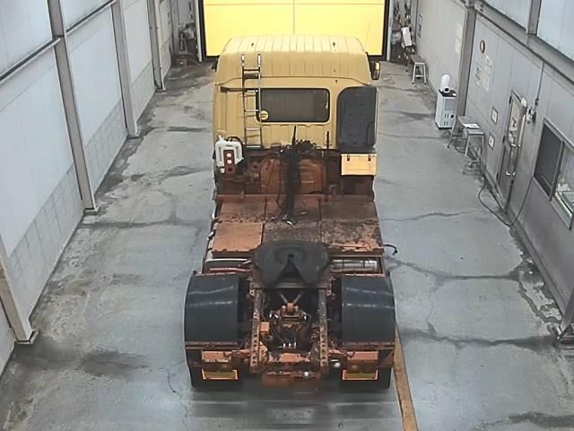 2005 Isuzu トラクター auction photo 3