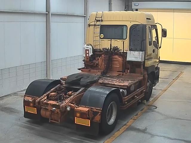 2005 Isuzu トラクター auction photo 2