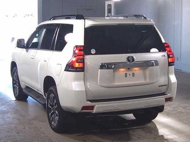 2023 Toyota Land Cruiser Prado TX Lパッケージ 4WD auction photo 2