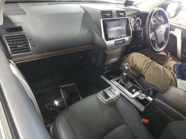 2023 Toyota Land Cruiser Prado TX Lパッケージ 4WD auction photo 3
