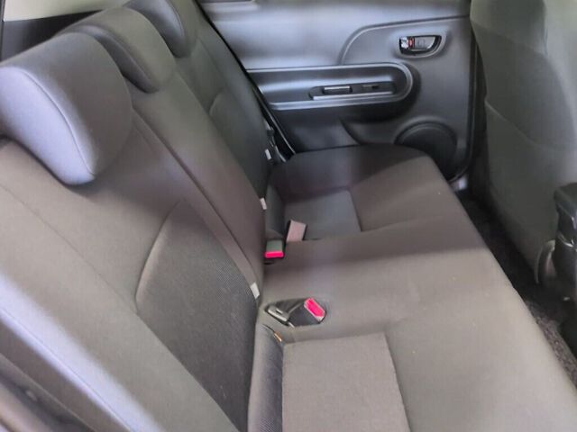 2018 Toyota Aqua S auction photo 6