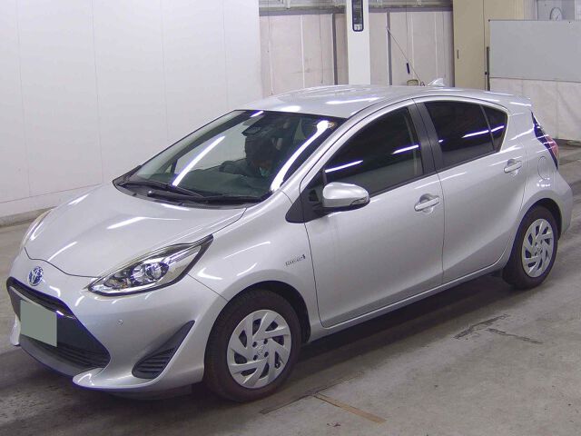 2018 Toyota Aqua S auction photo 4