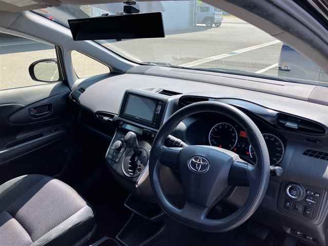 2015 Toyota Wish 1.8X auction photo 3