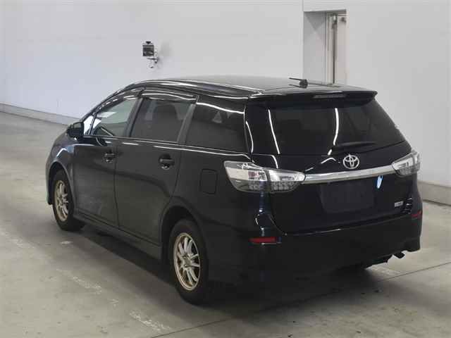 2015 Toyota Wish 1.8X auction photo 2