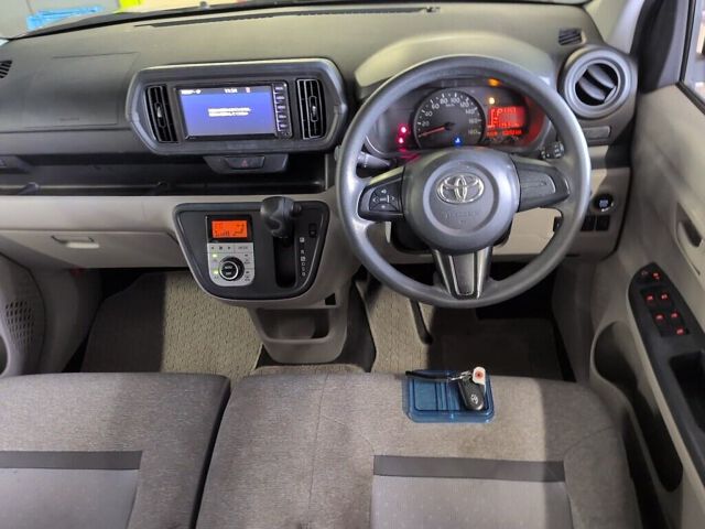 2020 Toyota Passo X LパッケージS auction photo 3