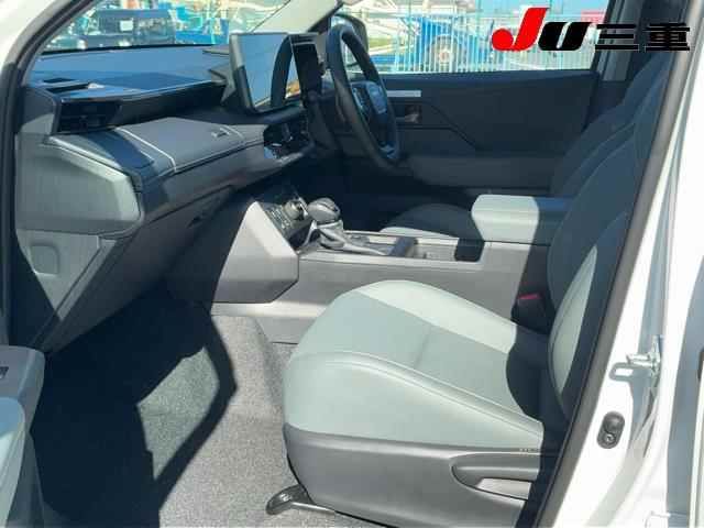 2026 Toyota Hilux Zアドベンチャー 4WD auction photo 3
