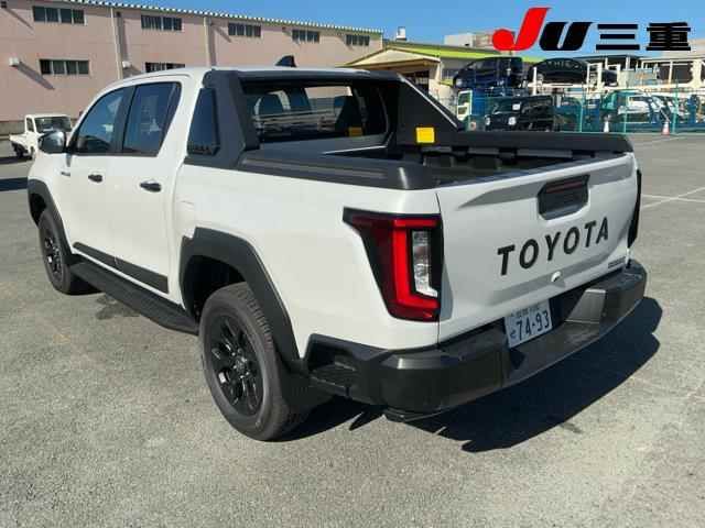 2026 Toyota Hilux Zアドベンチャー 4WD auction photo 2