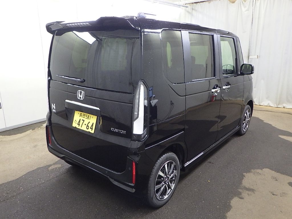 2026 Honda N-BOX 4WD Custom auction photo 2