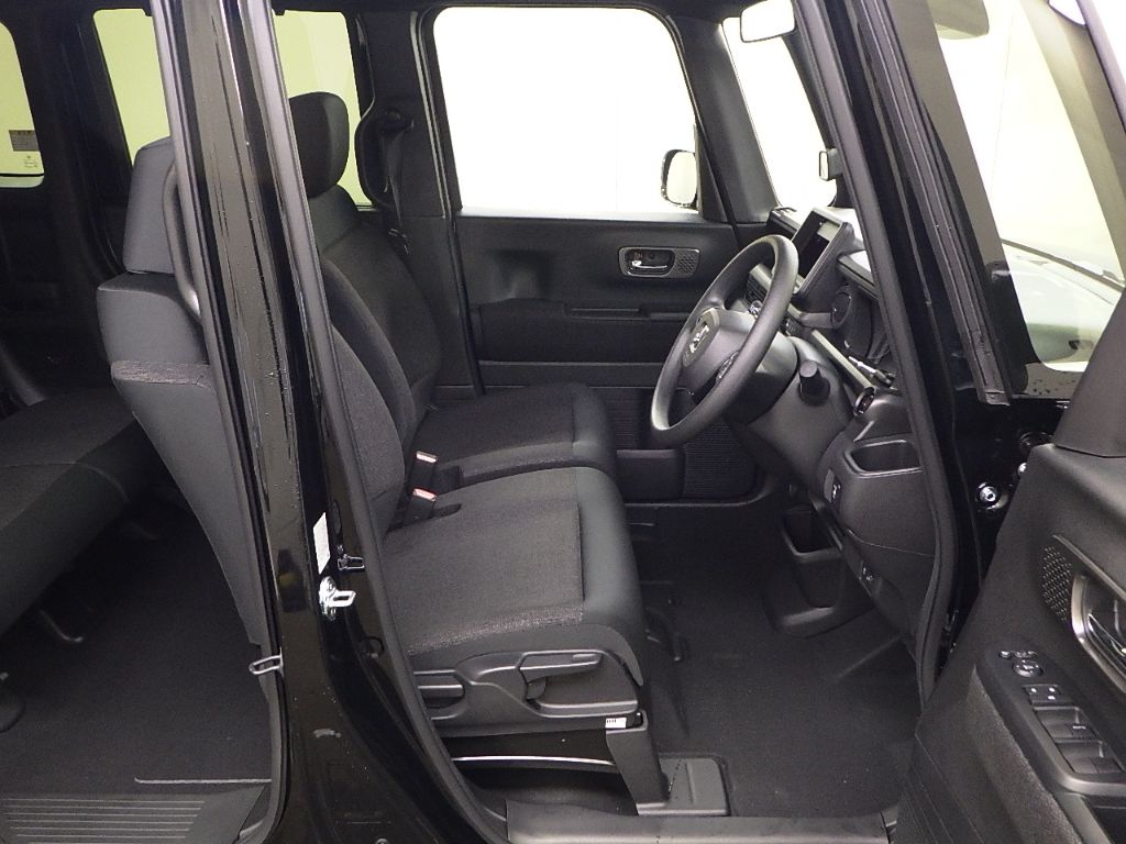 2026 Honda N-BOX 4WD Custom auction photo 6