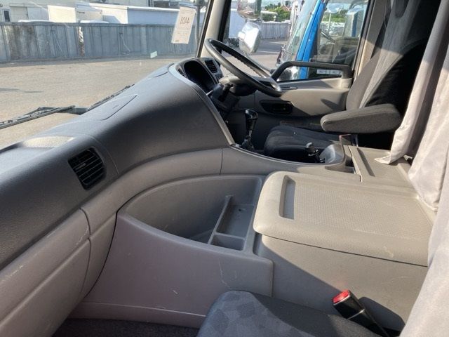 2016 Nissan Diesel クオン Aluminum Wing auction photo 5