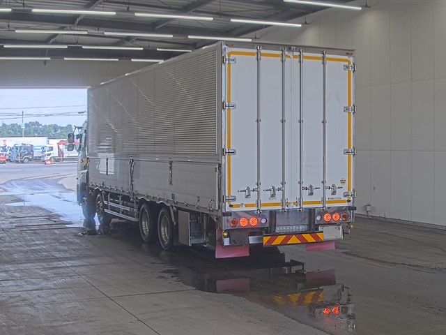 2016 Nissan Diesel クオン Aluminum Wing auction photo 2