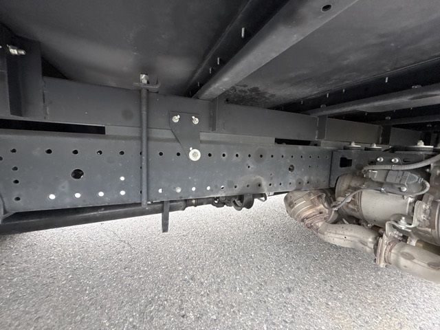 2020 Hino Dutro Aluminum van auction photo 17