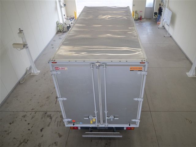 2020 Hino Dutro Aluminum van auction photo 3