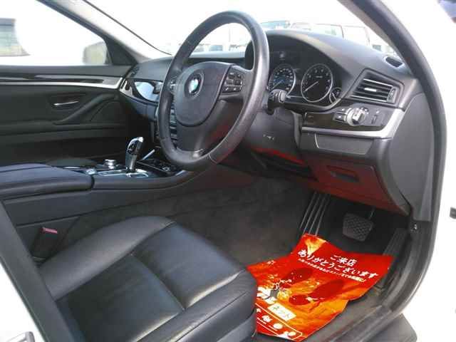 2012 BMW 5 Series 523i auction photo 3