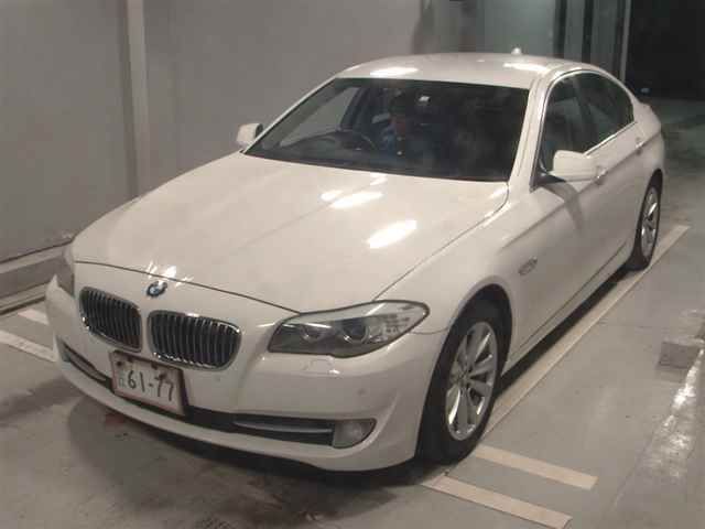 2012 BMW 5 Series 523i auction photo 4