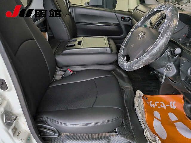 2014 Toyota Hiace 4WD DX auction photo 9