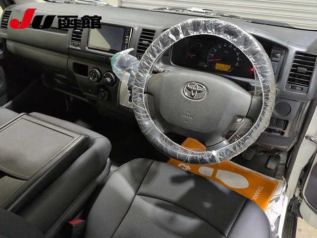 2014 Toyota Hiace 4WD DX auction photo 3