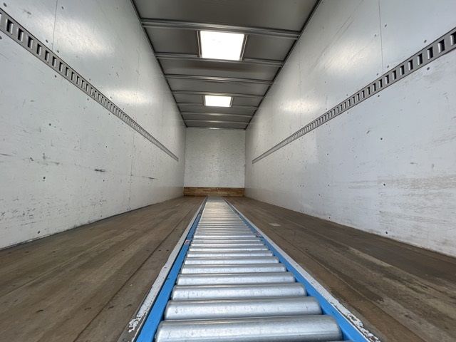 2017 Hino Ranger Aluminum van auction photo 19