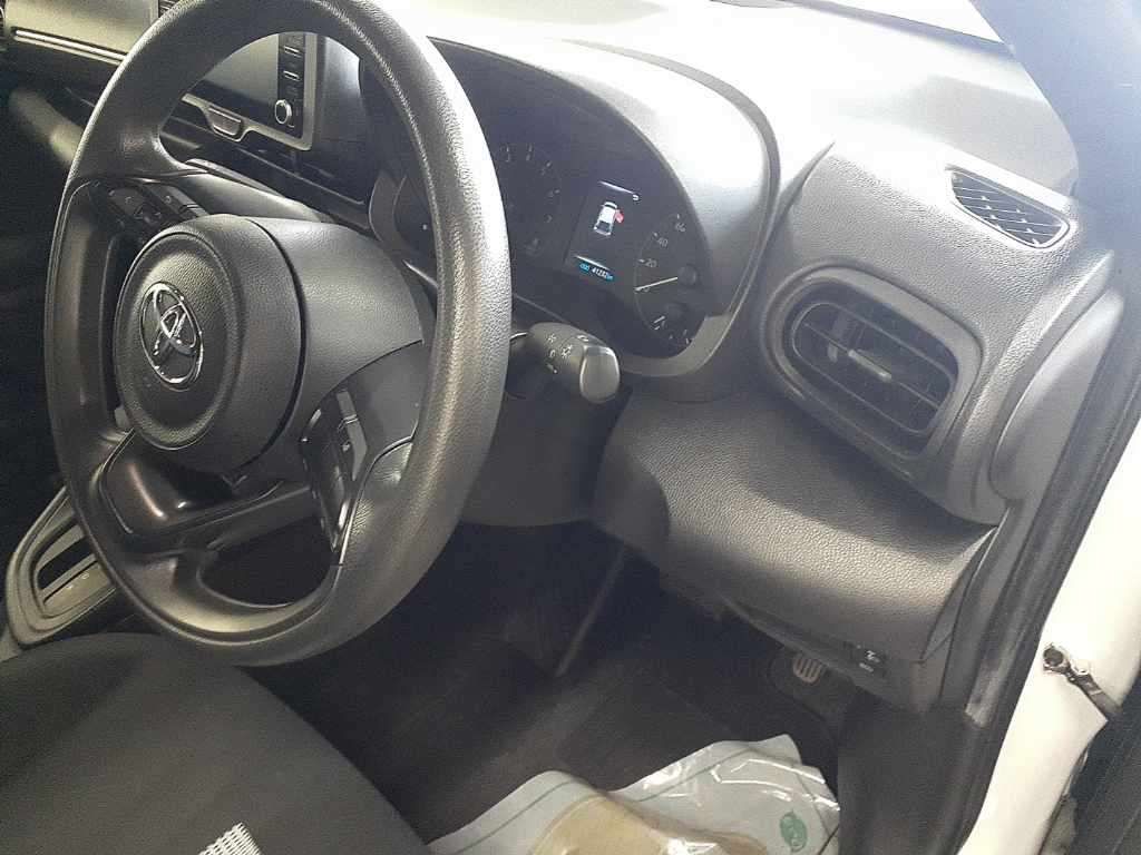 2023 Toyota Yaris X スマートエントリーPKG auction photo 9