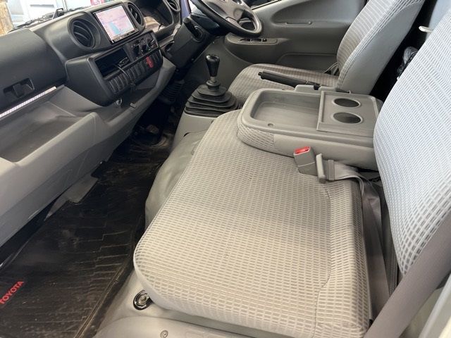 2018 Toyota Dyna Track base auction photo 5